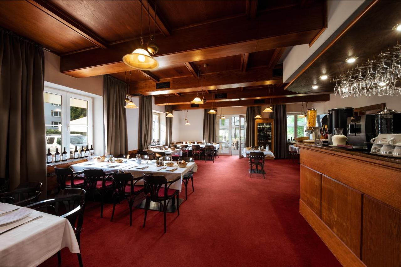 Prague Hotel Carl Inn Restaurant & Free Parking מראה חיצוני תמונה