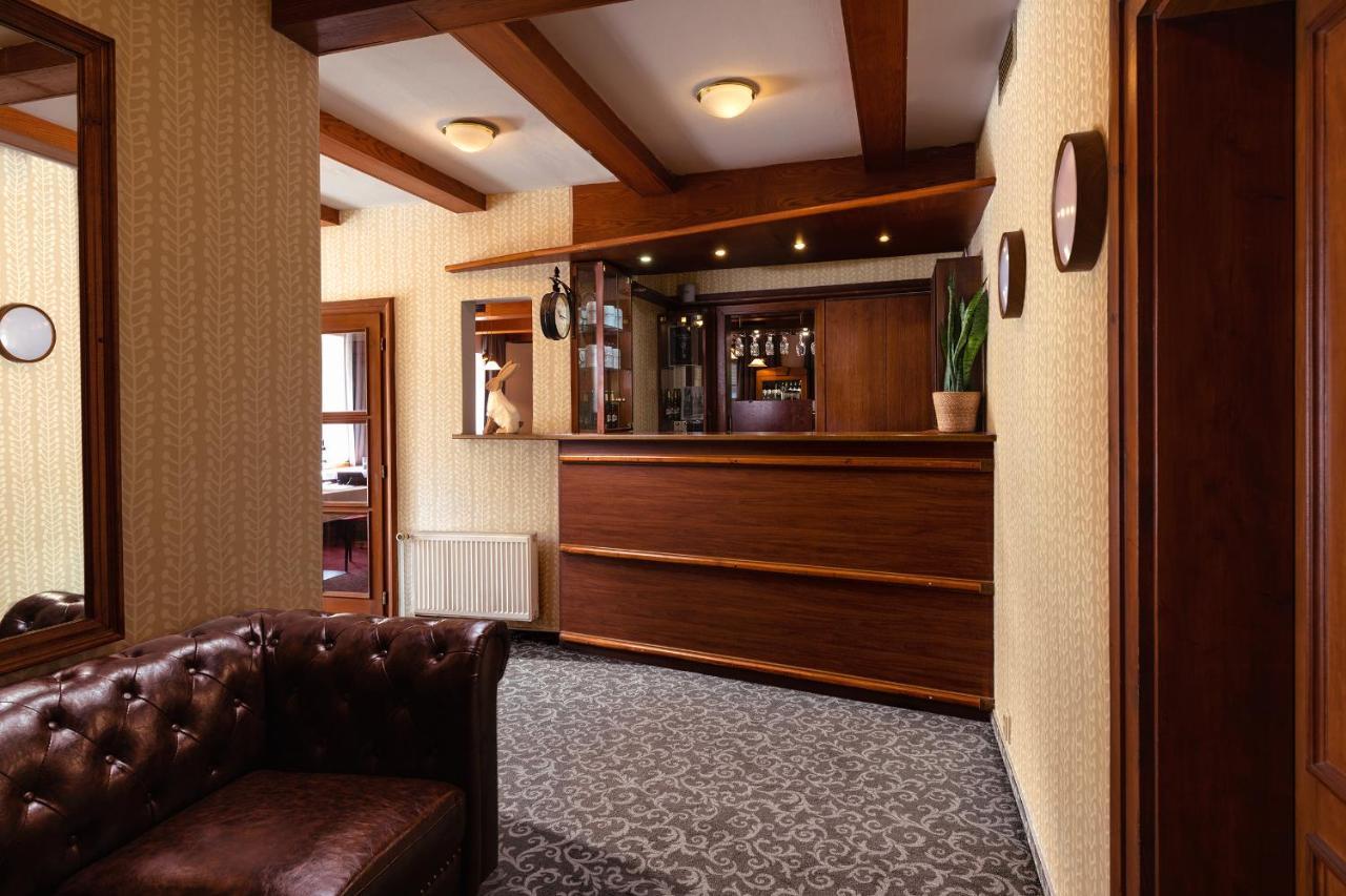 Prague Hotel Carl Inn Restaurant & Free Parking מראה חיצוני תמונה